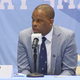 Illustration for article titled Hubert Davis Was so Close to Having a Forgettable Press Conference
